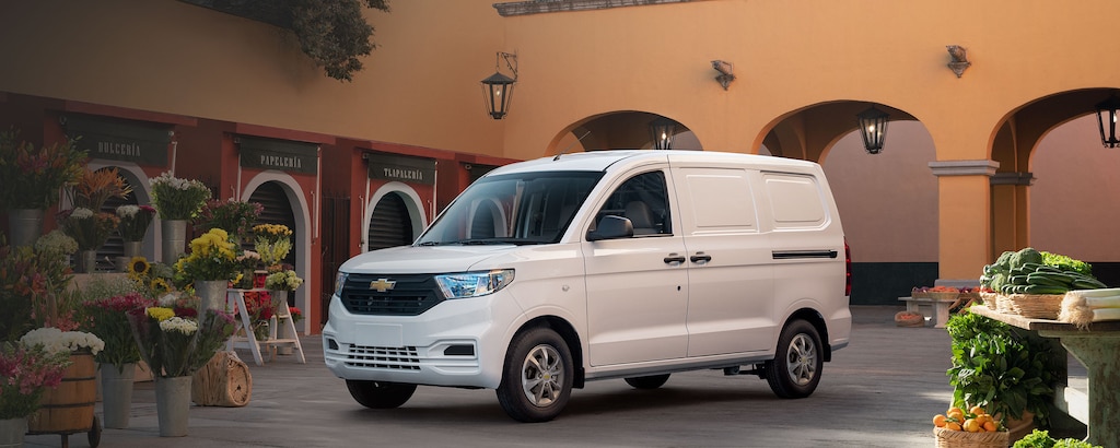 Chevrolet Tornado Van 2024, la versátil furgoneta de trabajo con capacidad de carga de 650 kg, 3,050 litros cúbicos